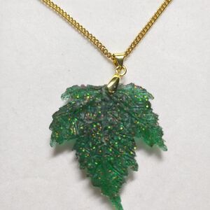 Necklace Green Glitter Leaf